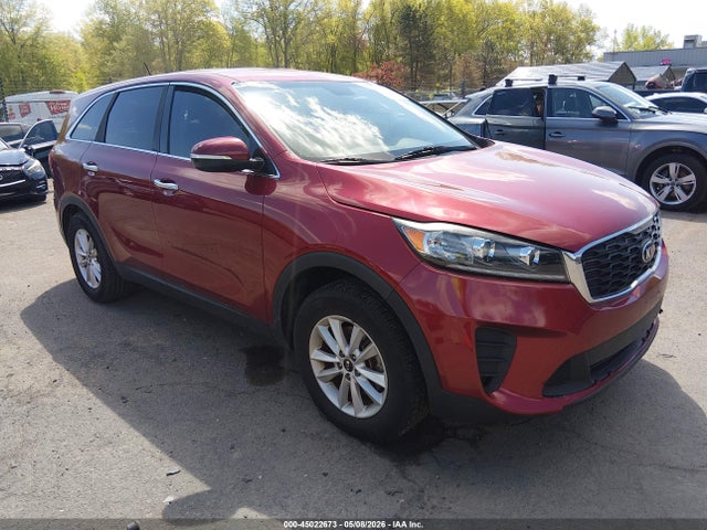 Salvage Kia Sorento Image