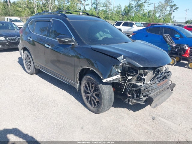 Salvage Nissan Rogue Image
