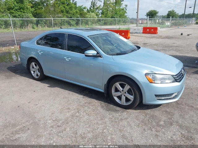Salvage Volkswagen Passat Image