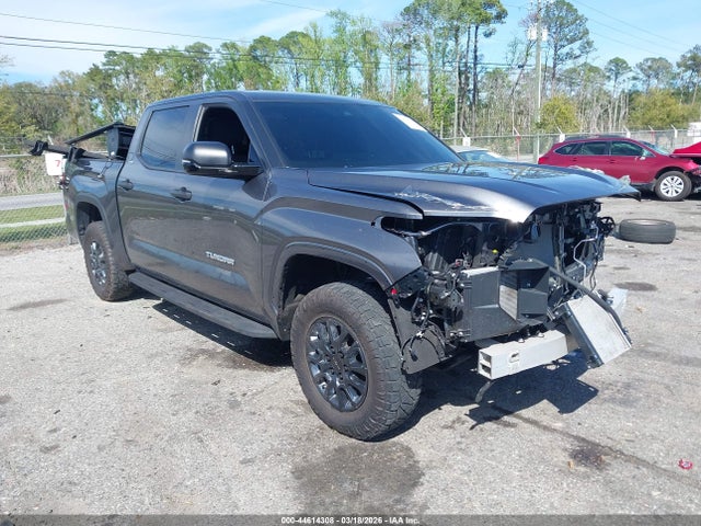 Salvage Toyota Tundra Image