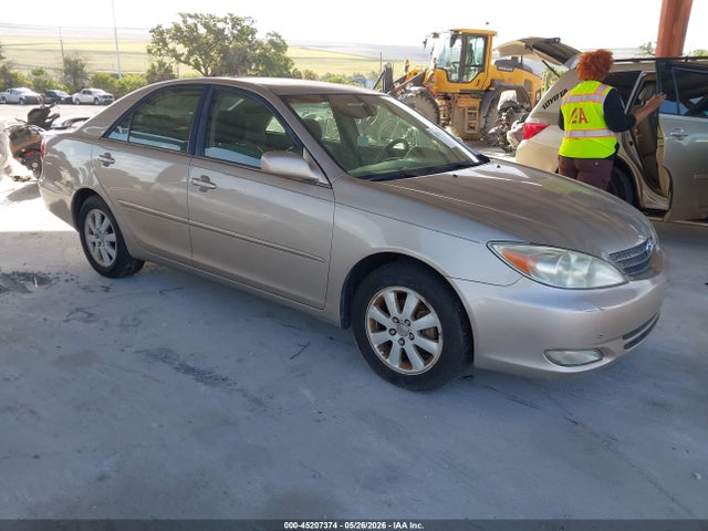 Salvage Toyota Camry Image