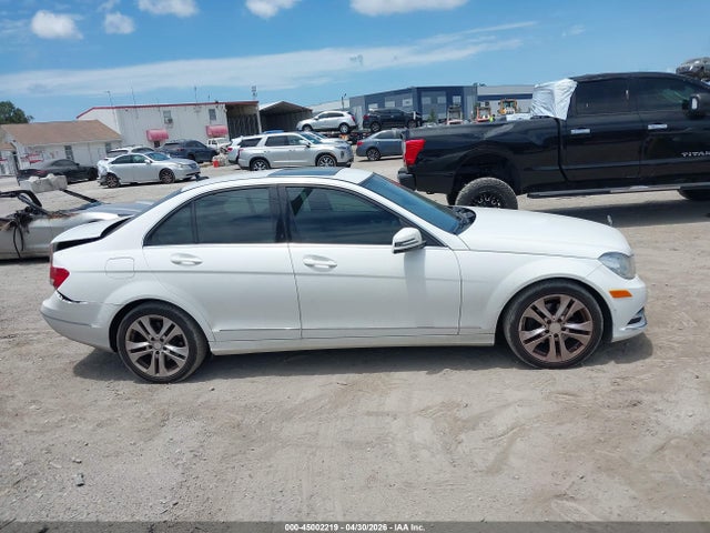 Mercedes-Benz C-Class Luxury