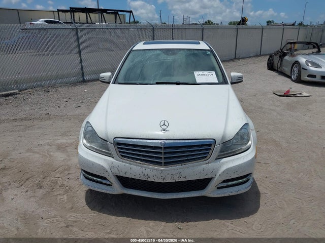 Mercedes-Benz C-Class Luxury