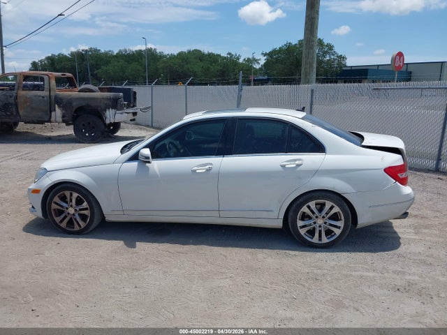 Mercedes-Benz C-Class Luxury