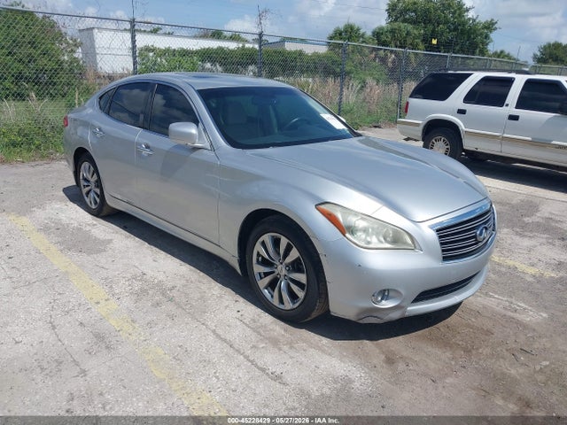 Salvage INFINITI M37 Image