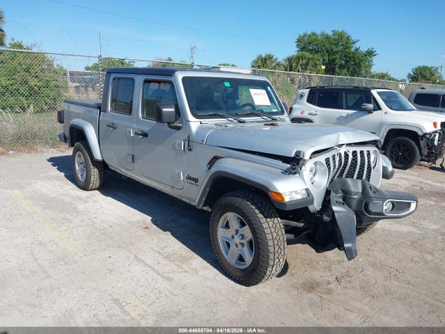 Salvage Jeep Gladiator Image