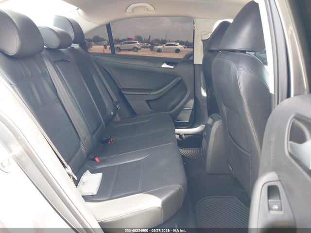 Volkswagen Jetta 1.4t S