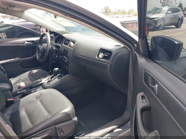 Volkswagen Jetta 1.4t S