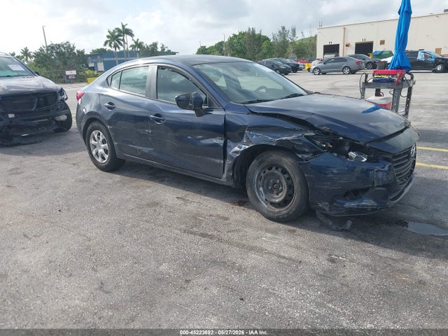Salvage Mazda Mazda3 Image