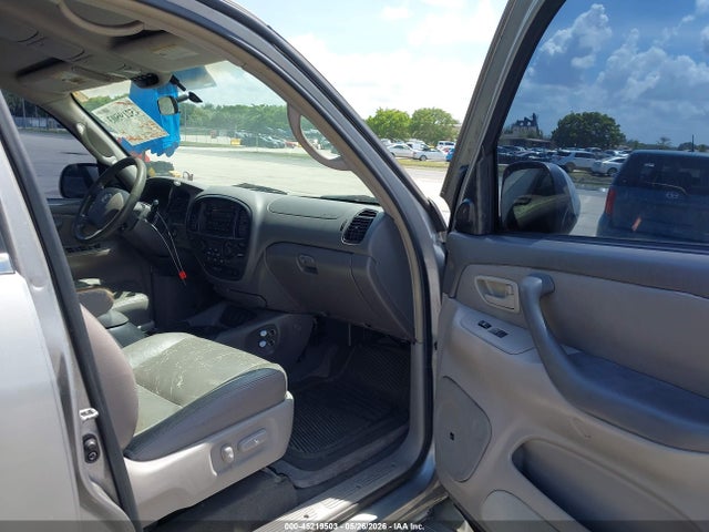 Toyota Sequoia Sr5 V8