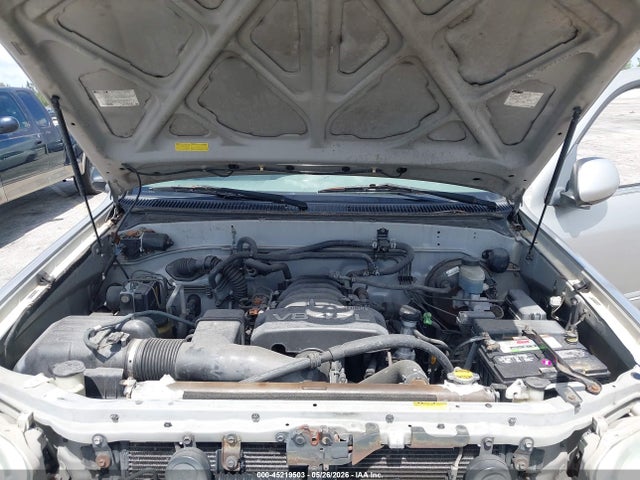 Toyota Sequoia Sr5 V8