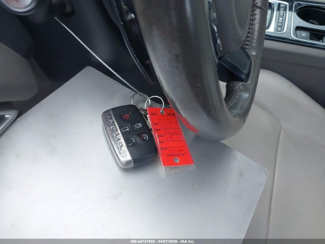 Jaguar XE 25t
