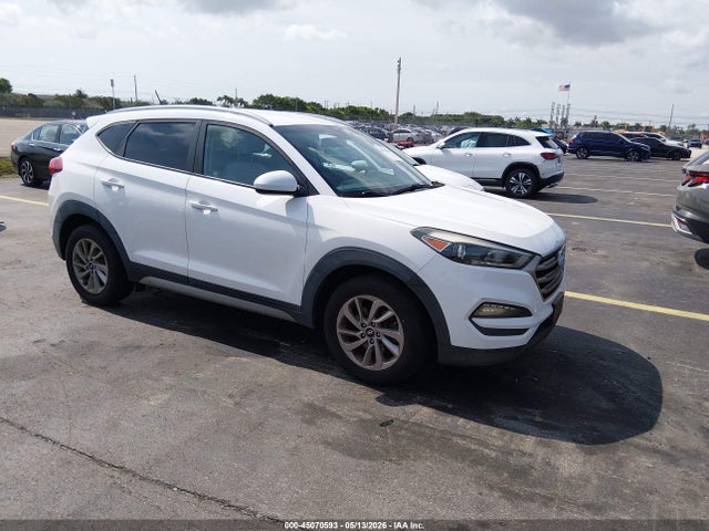 Salvage Hyundai TUCSON Image