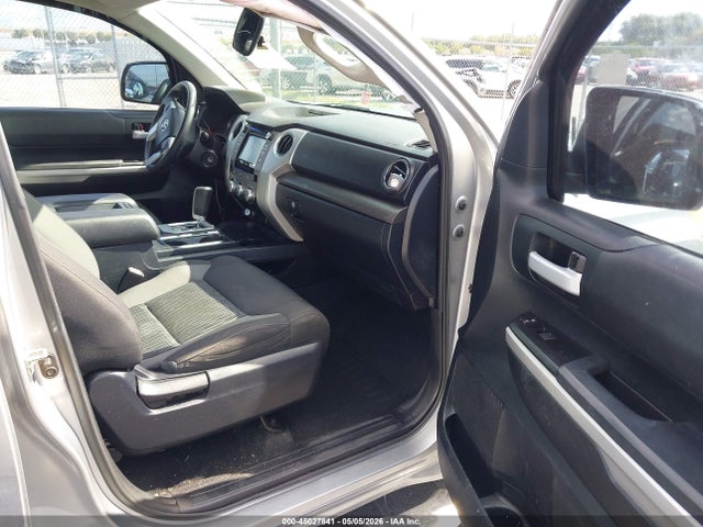 Toyota Tundra Sr5 5.7l V8