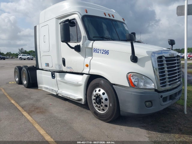 Salvage Freightliner Cascadia 125 Image