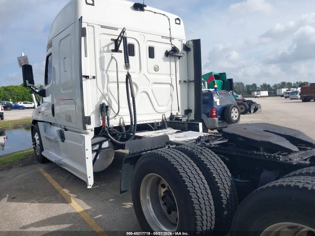 Freightliner Cascadia 125