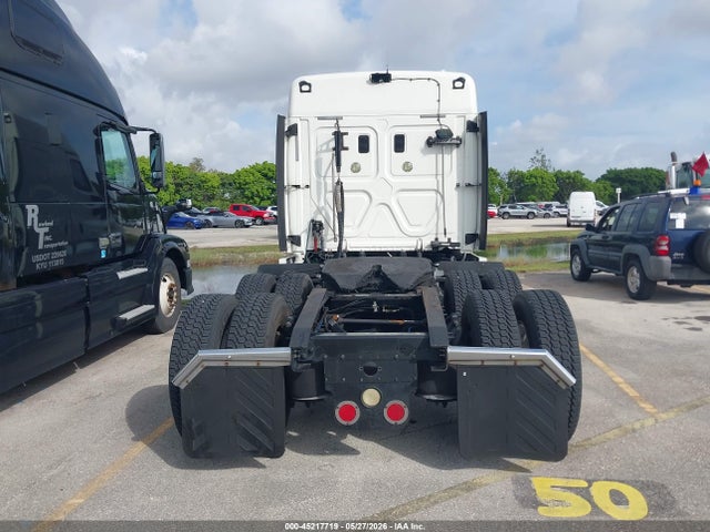 Freightliner Cascadia 125