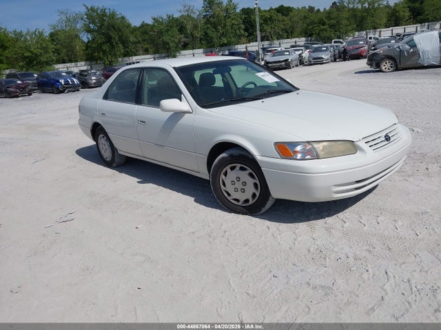 Salvage Toyota Camry Image