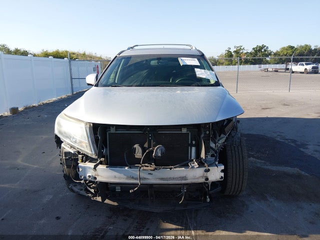 Nissan Pathfinder Platinum