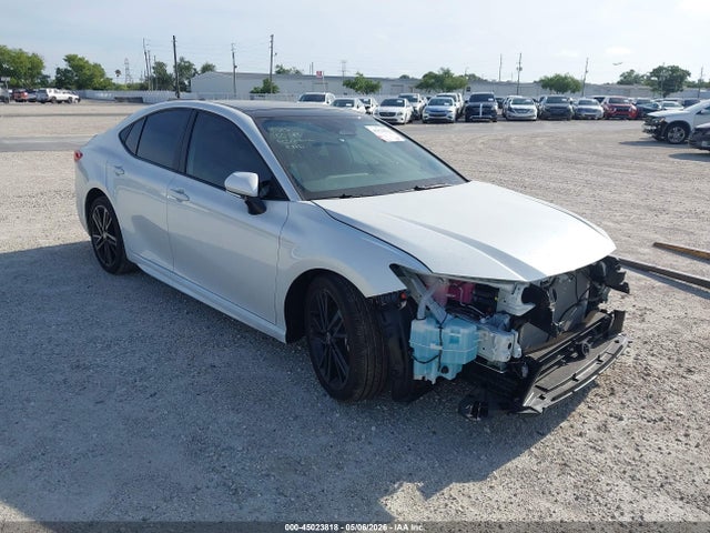 Salvage Toyota Camry Image