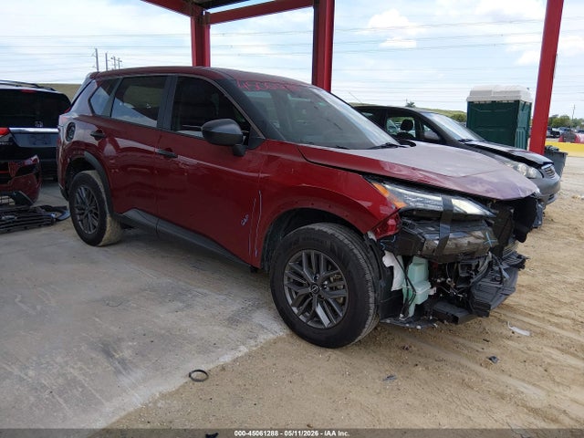 Salvage Nissan Rogue Image