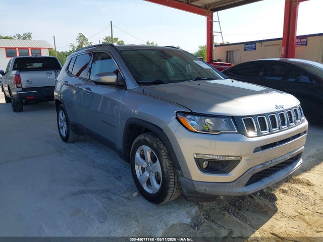 Salvage Jeep Compass Image