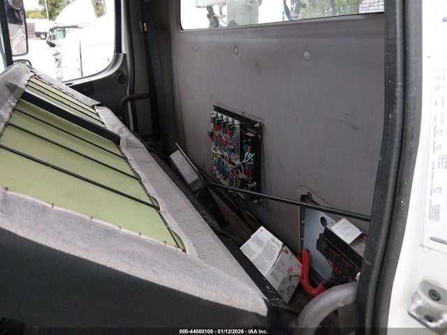 Freightliner M2 106