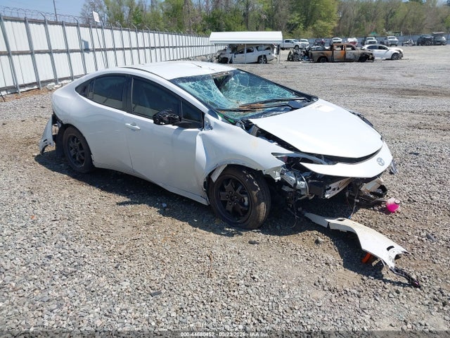 Salvage Toyota Prius Image