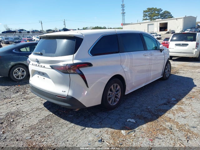 Toyota Sienna Le