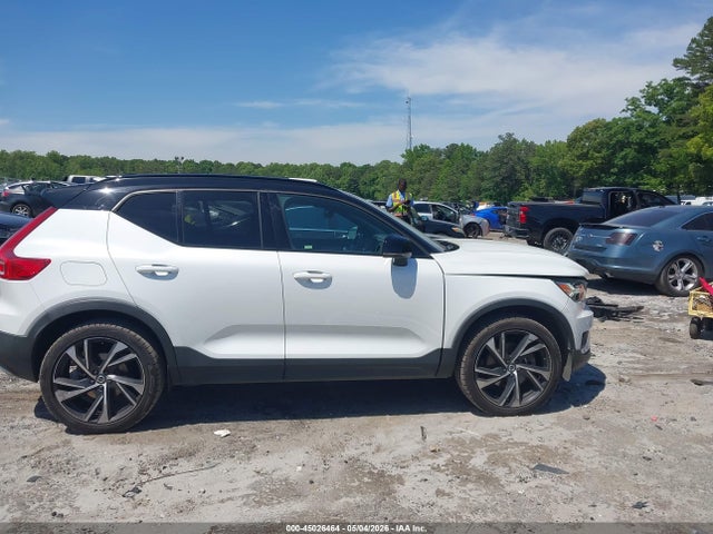 Volvo XC40 T5 R-design