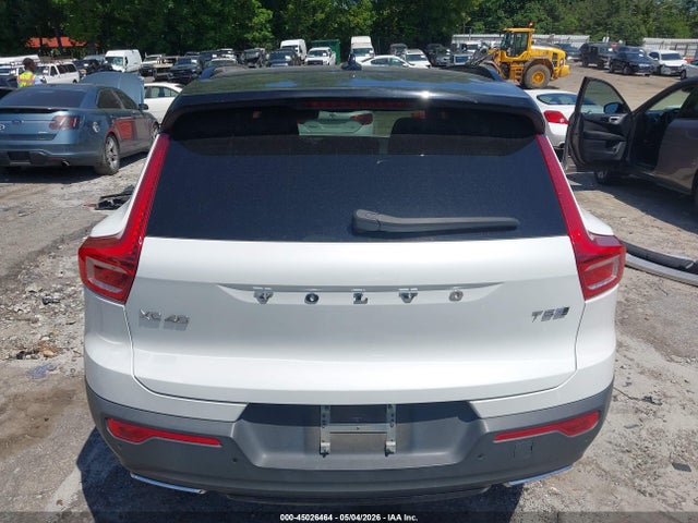 Volvo XC40 T5 R-design