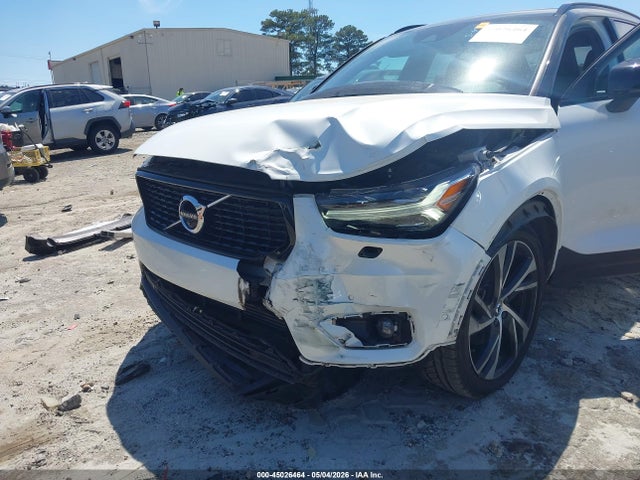Volvo XC40 T5 R-design