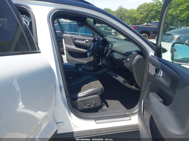 Volvo XC40 T5 R-design