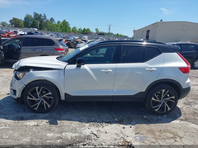 Volvo XC40 T5 R-design