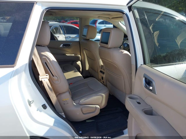 Nissan Pathfinder Platinum