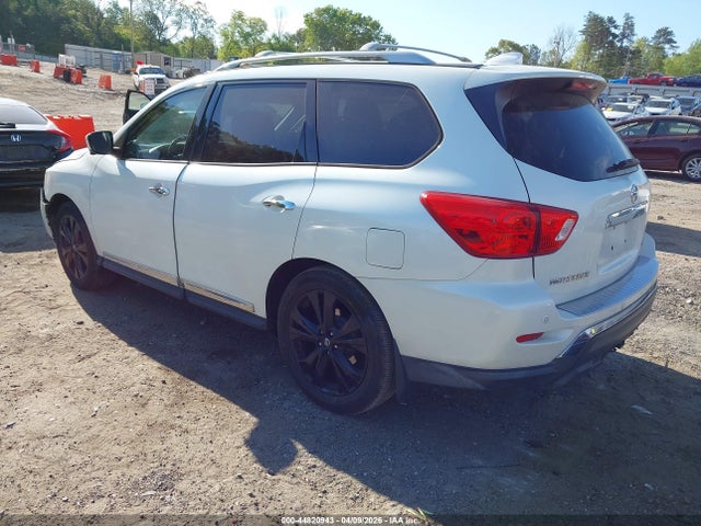 Nissan Pathfinder Platinum
