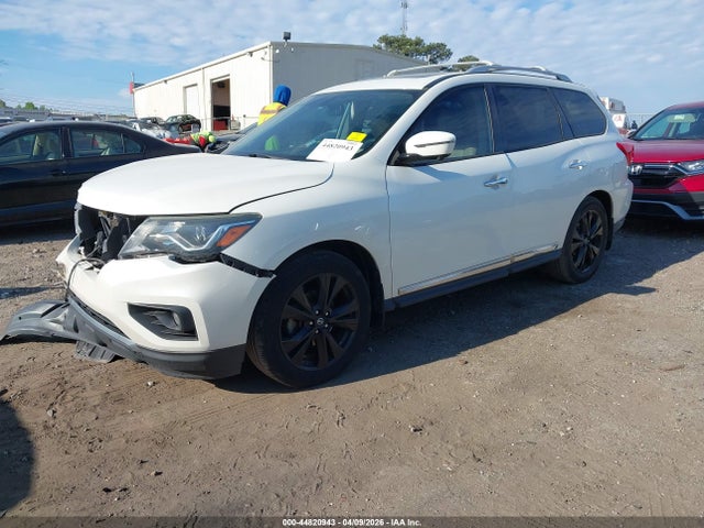 Nissan Pathfinder Platinum