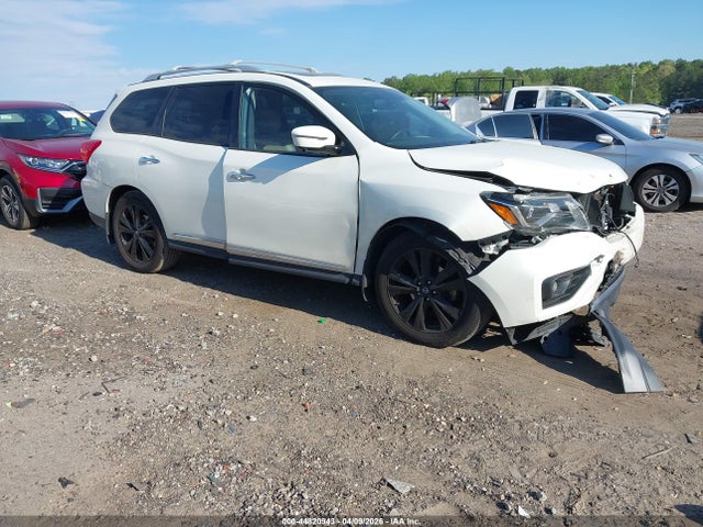 Nissan Pathfinder Platinum