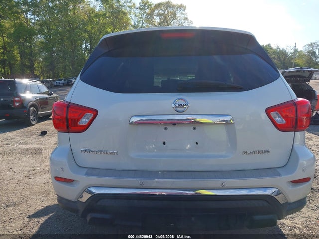 Nissan Pathfinder Platinum