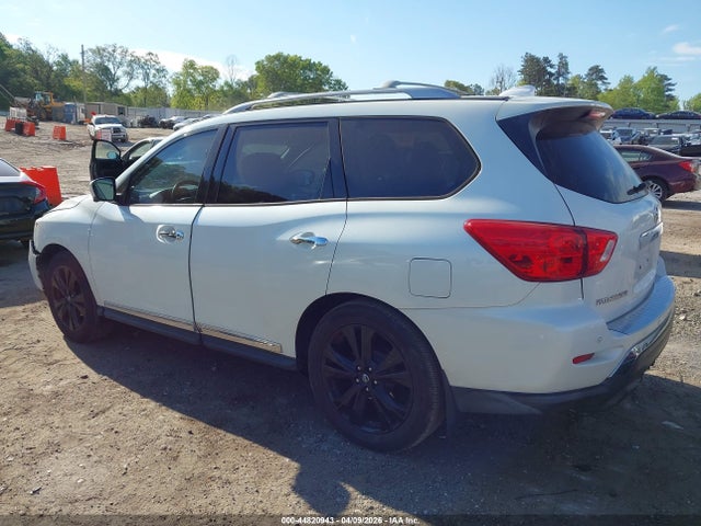 Nissan Pathfinder Platinum