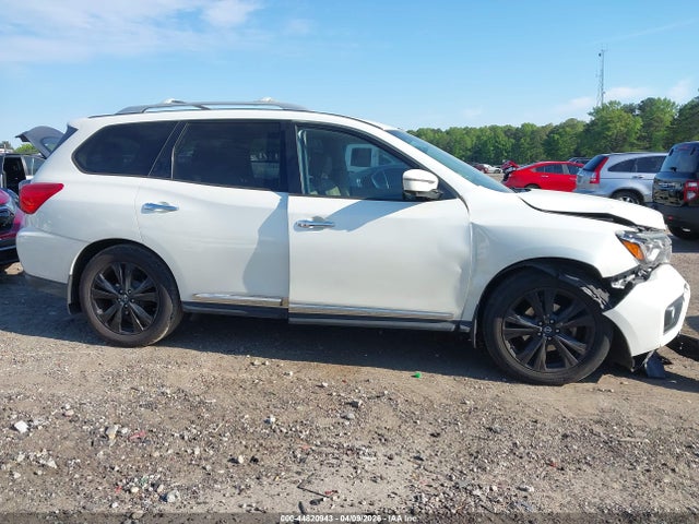 Nissan Pathfinder Platinum