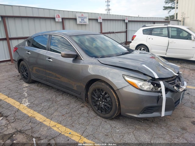 Salvage Nissan Altima Image