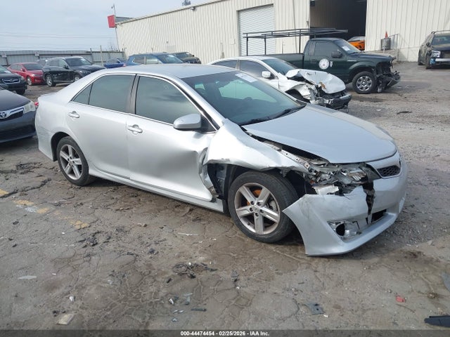 Salvage Toyota Camry Image