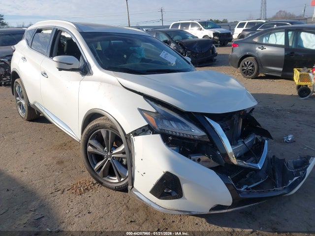 Salvage Nissan Murano Image