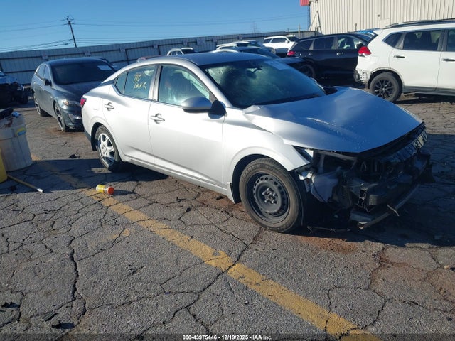 Salvage Nissan Sentra Image