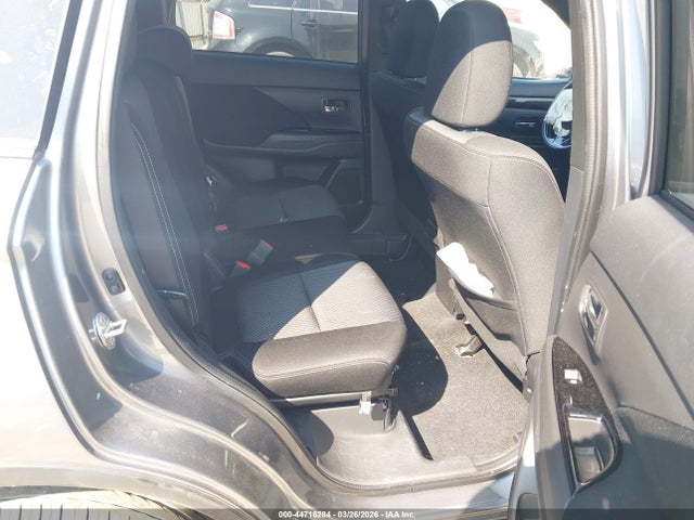 Mitsubishi Outlander Le