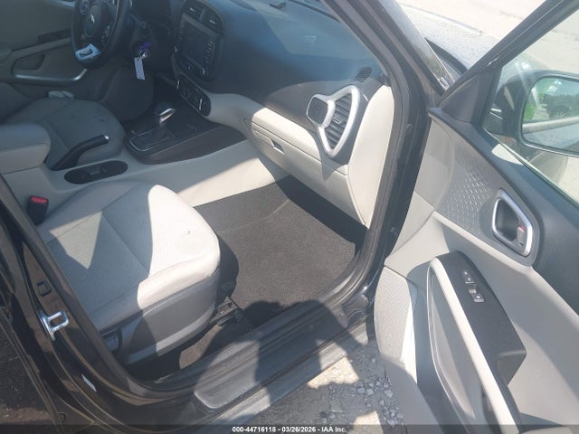 Kia Soul Lx