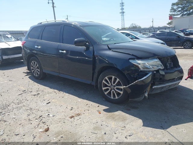 Salvage Nissan Pathfinder Image