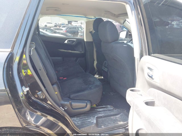 Nissan Pathfinder Sv