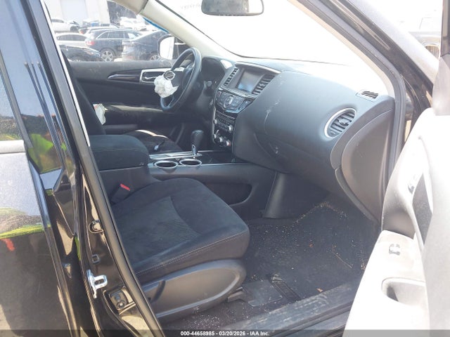 Nissan Pathfinder Sv